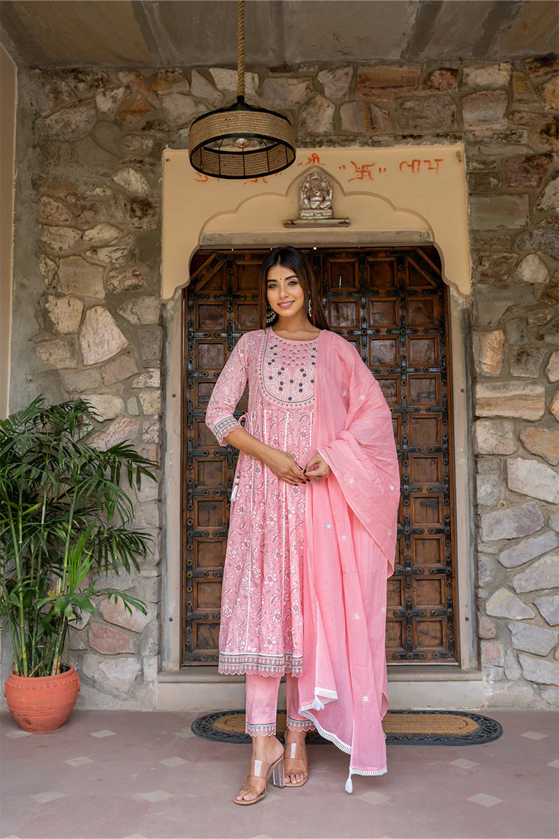 5 Reasons Why Pink is the Perfect Summer Shade for Ethnic Wear