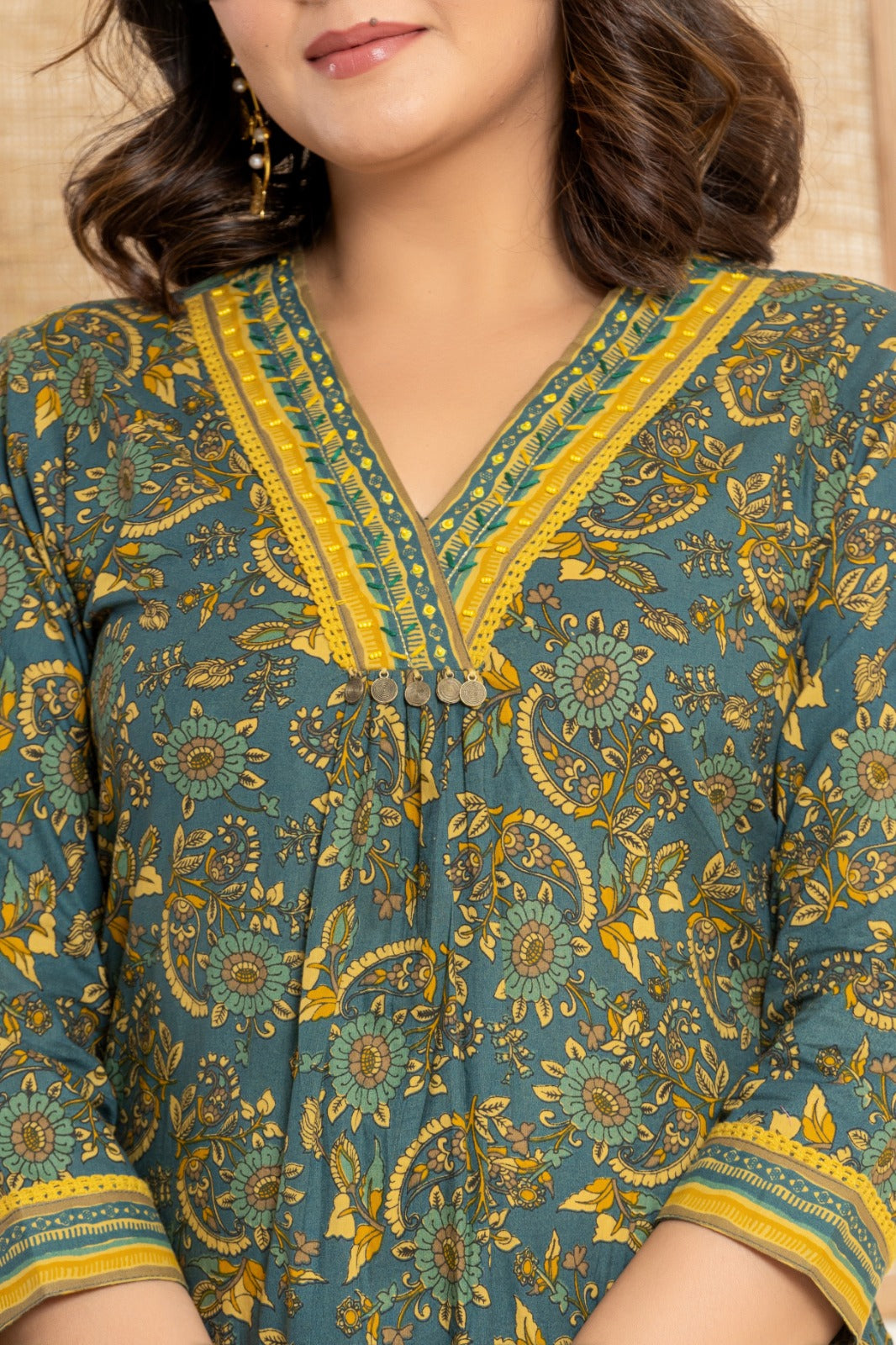 Green Kurta Pant set With Printed Mal duppatta